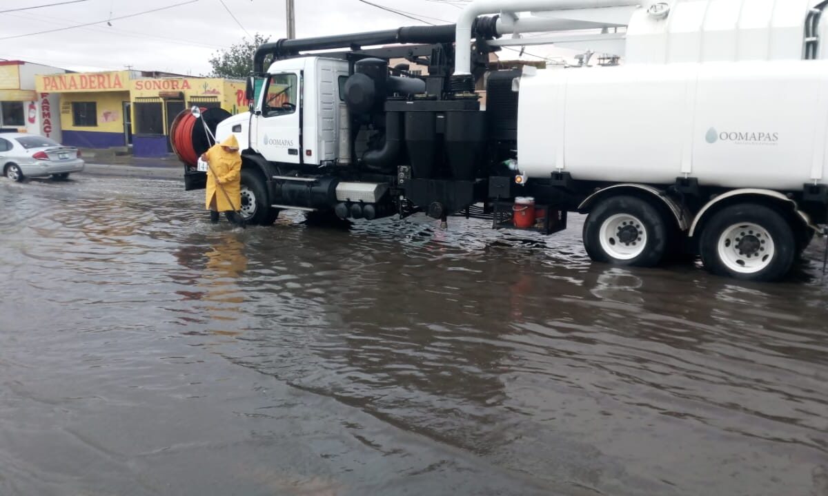 Destapa Oomapas rejillas pluviales para reducir encharcamientos