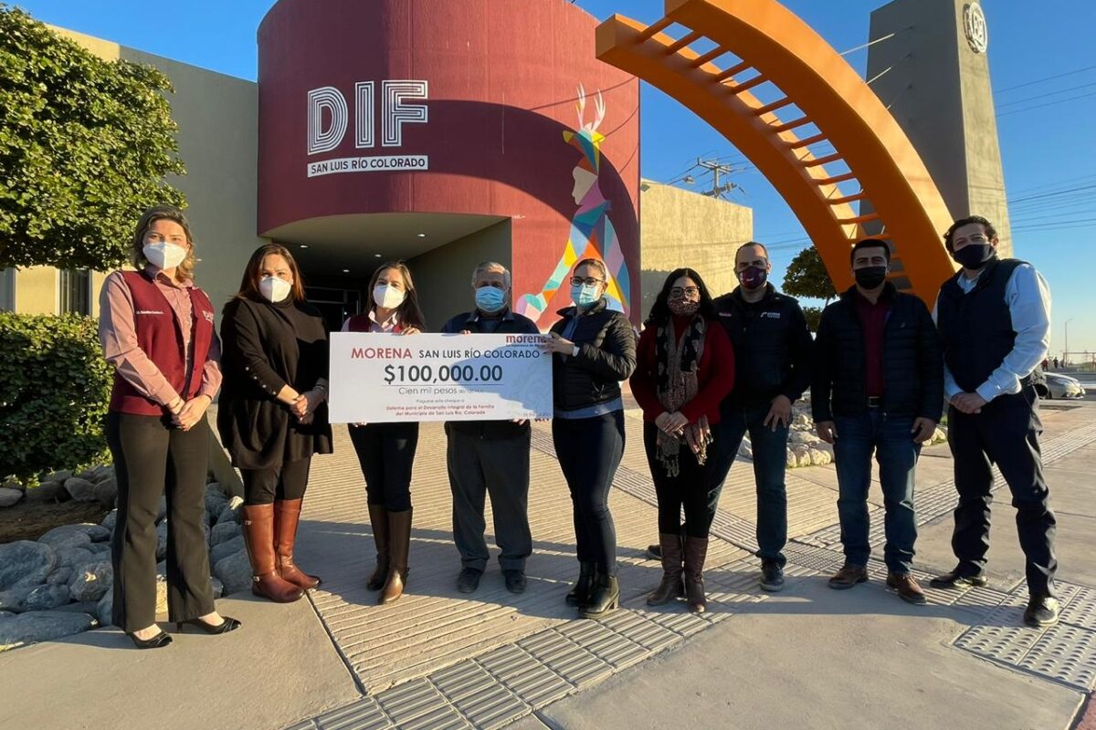 Militantes de Morena donan al DIF Municipal 100 mil pesos