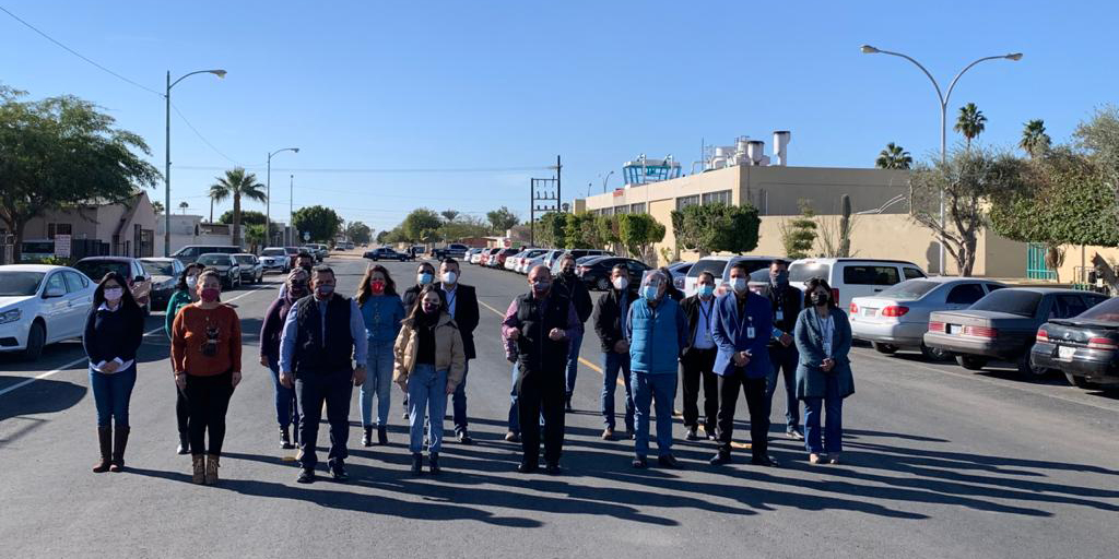 Se entrega obra de pavimentación frente al IMSS de SLRC