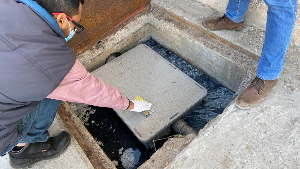 Invitan a comerciantes a instalar trampas de grasa para drenaje