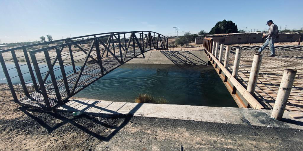 Instalan base de cruce peatonal en puente de la Topahue