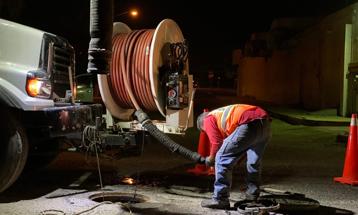 Refuerza Oomapas mantenimiento a líneas de agua potable y drenaje