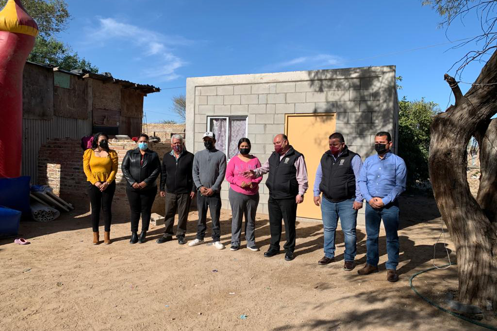 Entrega Alcalde 42 cuartos dormitorio en la Colonia Reforma