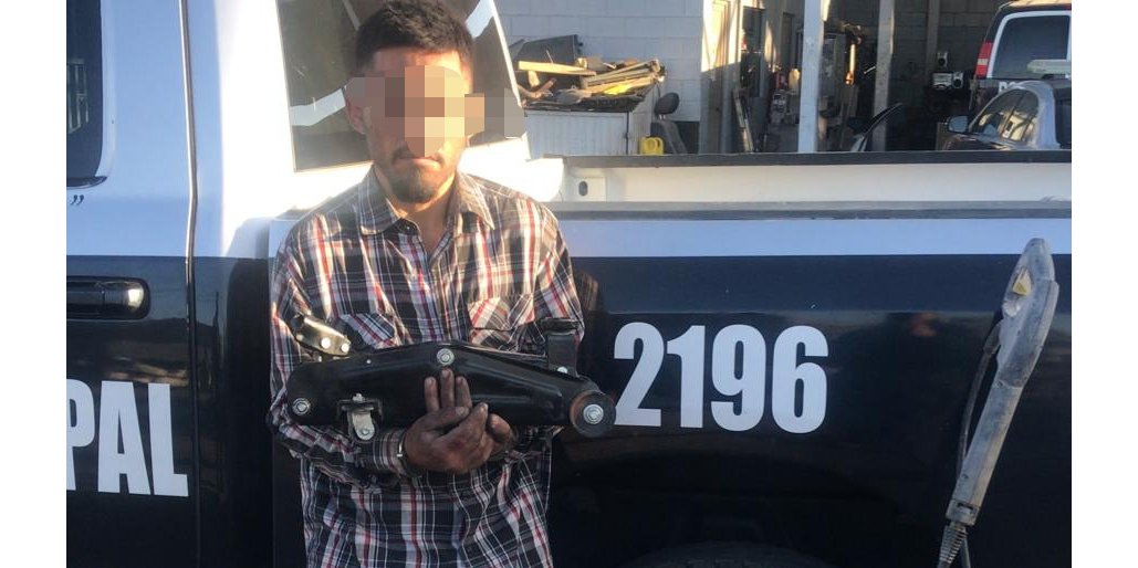 Somete agentes municipales a presunto ladrón