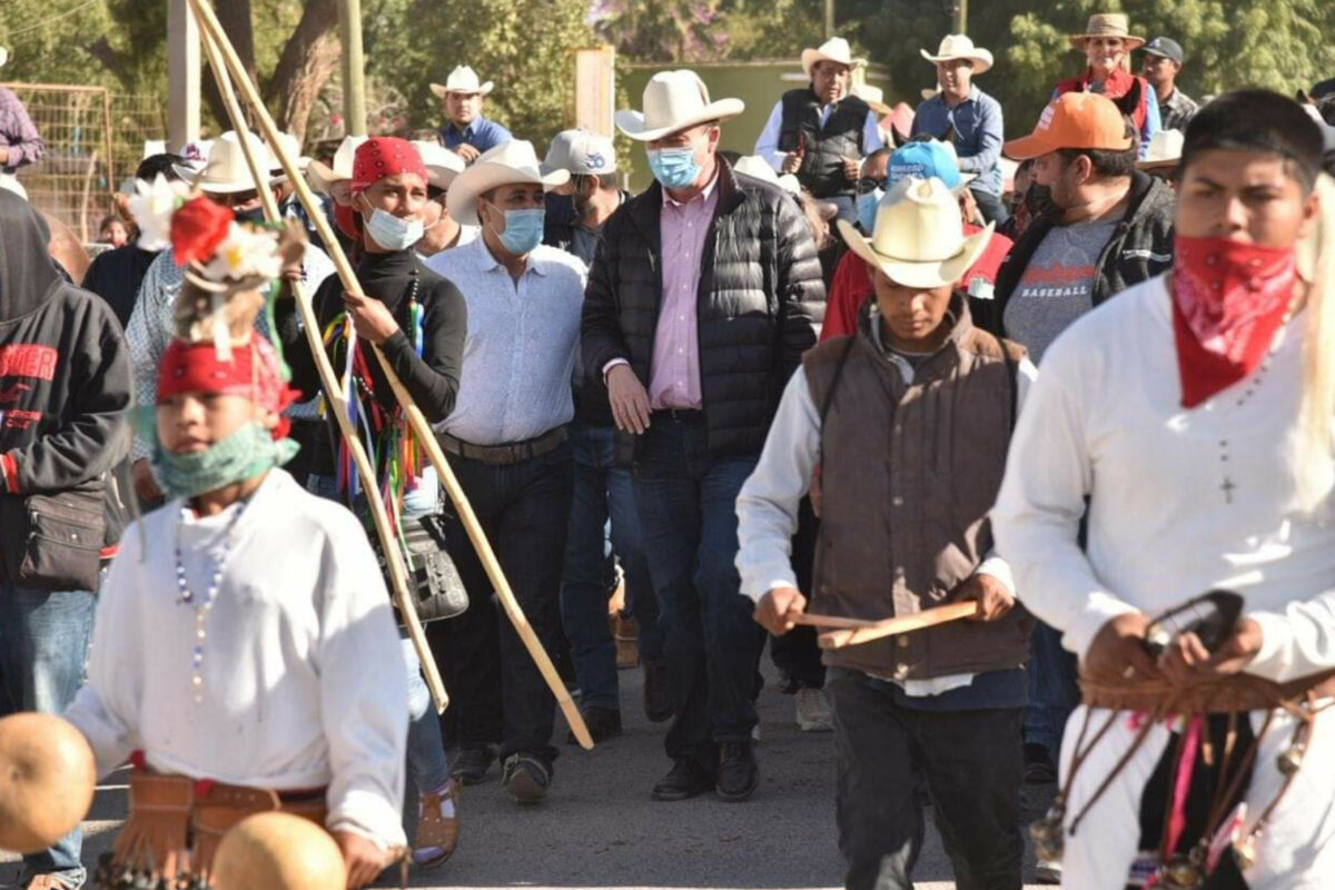 Se reúne el “Borrego” con miembros de la etnia Mayo