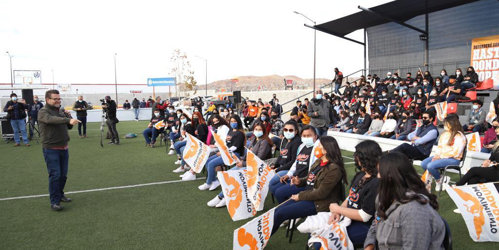 Ricardo Bours se reúne con jóvenes y mujeres en Nogales