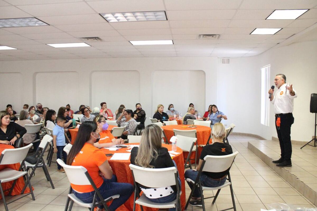 Gobierno de Montes Piña llevará electricidad a todos los hogares que aún no cuentan con el servicio