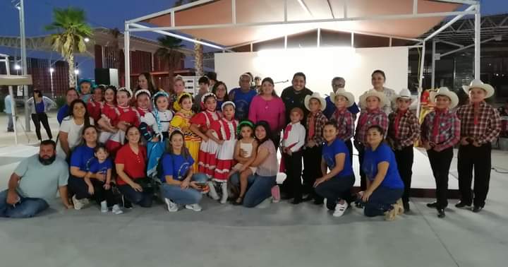 Viven fiesta artística en parque La Tortuga