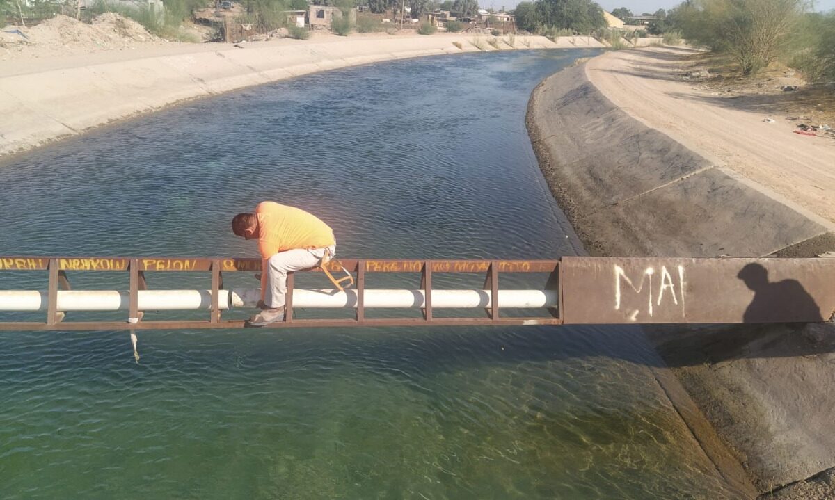 Repara Oomapas tubo vandalizado en canal