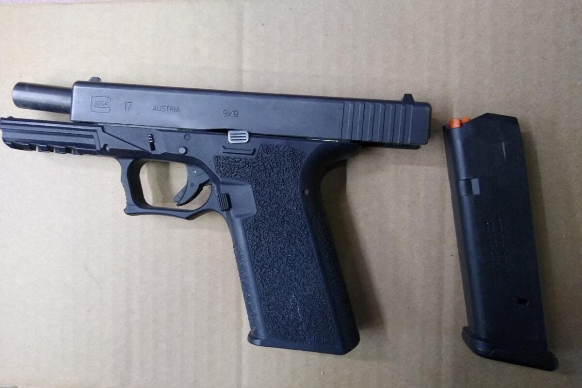 Aseguran arma de fuego tras reporte de violencia intrafamiliar