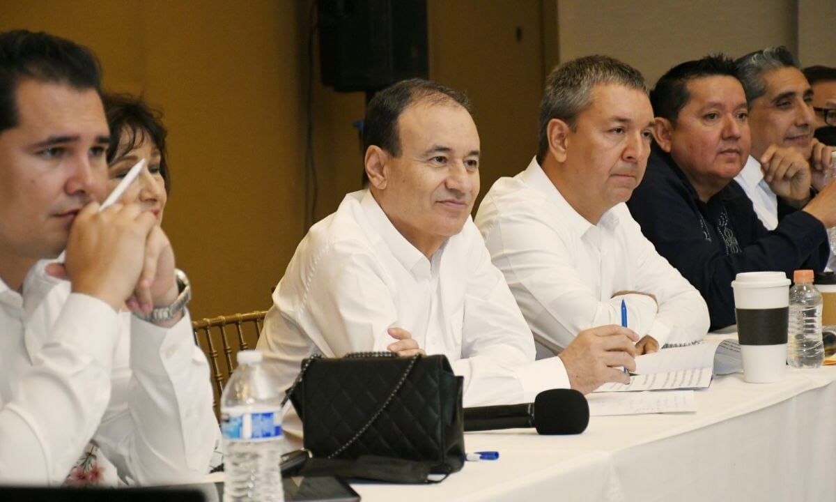 Alfonso Durazo dialoga con sindicatos independientes del estado.