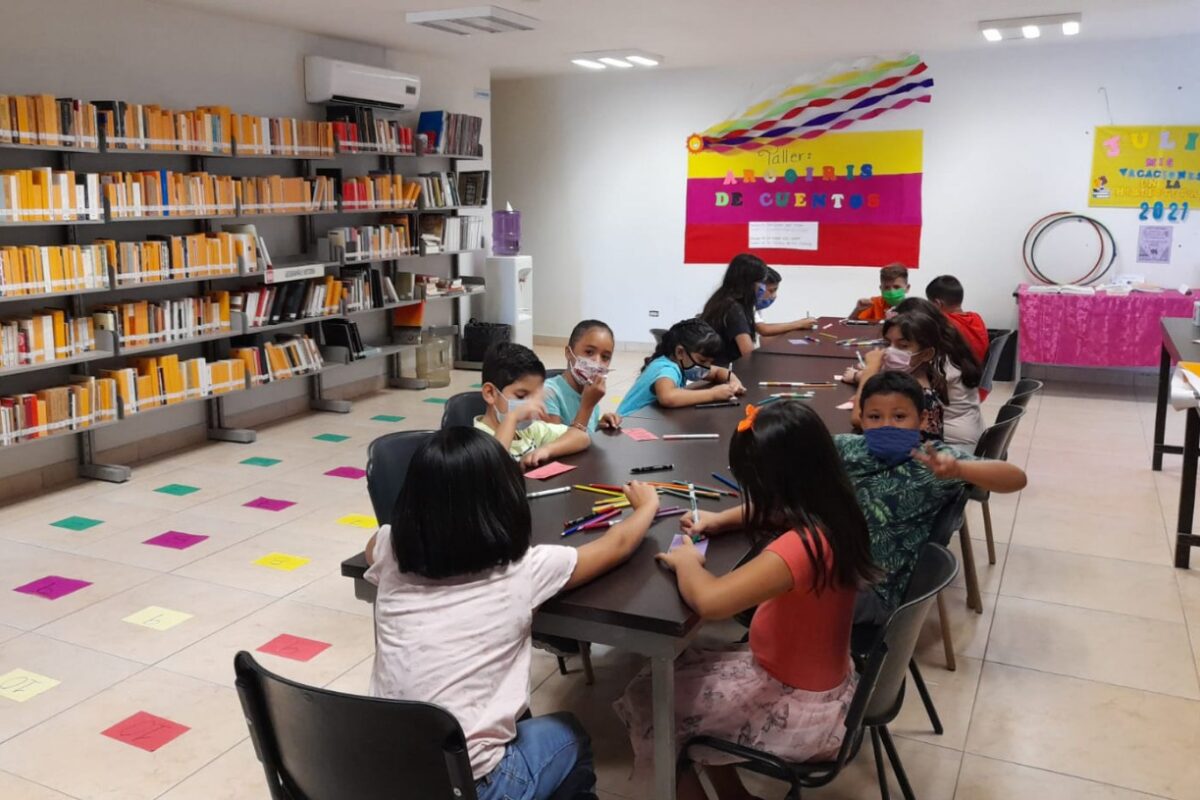 Felicita Dirección de Cultura a bibliotecarios en su día