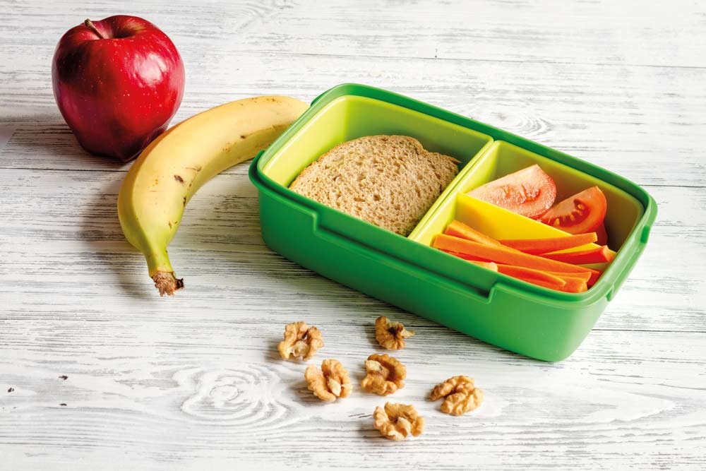Llama departamento de Nutrición a preparar lonchera saludable