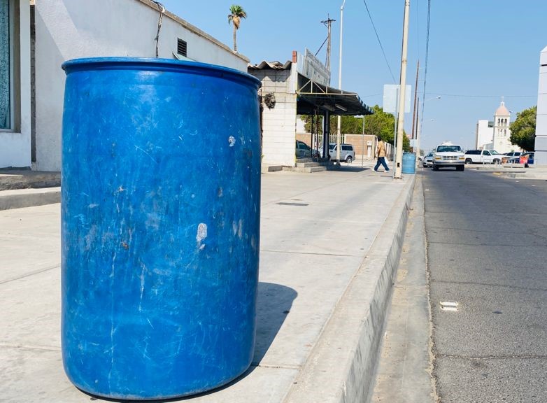 Llaman a utilizar botes de basura de plástico