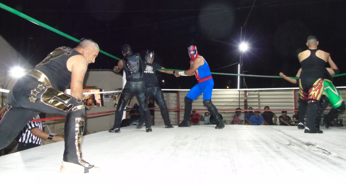 Nuevamente hay lucha libre en la Arena Azteca de SLRC