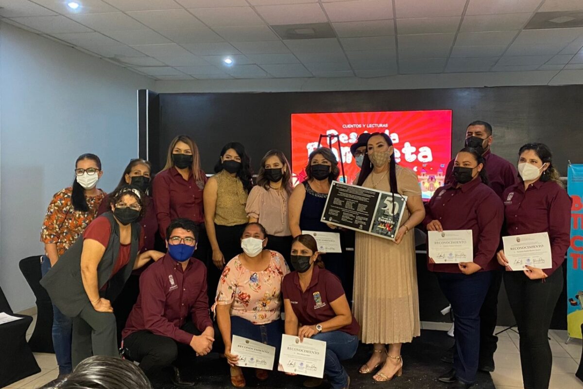 Devela Centro Cultural placa por 50 presentaciones