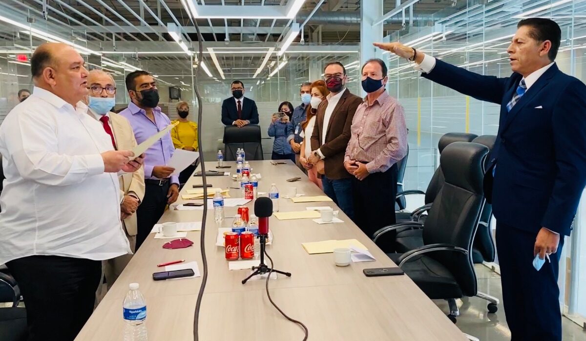 Cesar Ivan Sandoval toma protesta como nuevo director de Oomapas