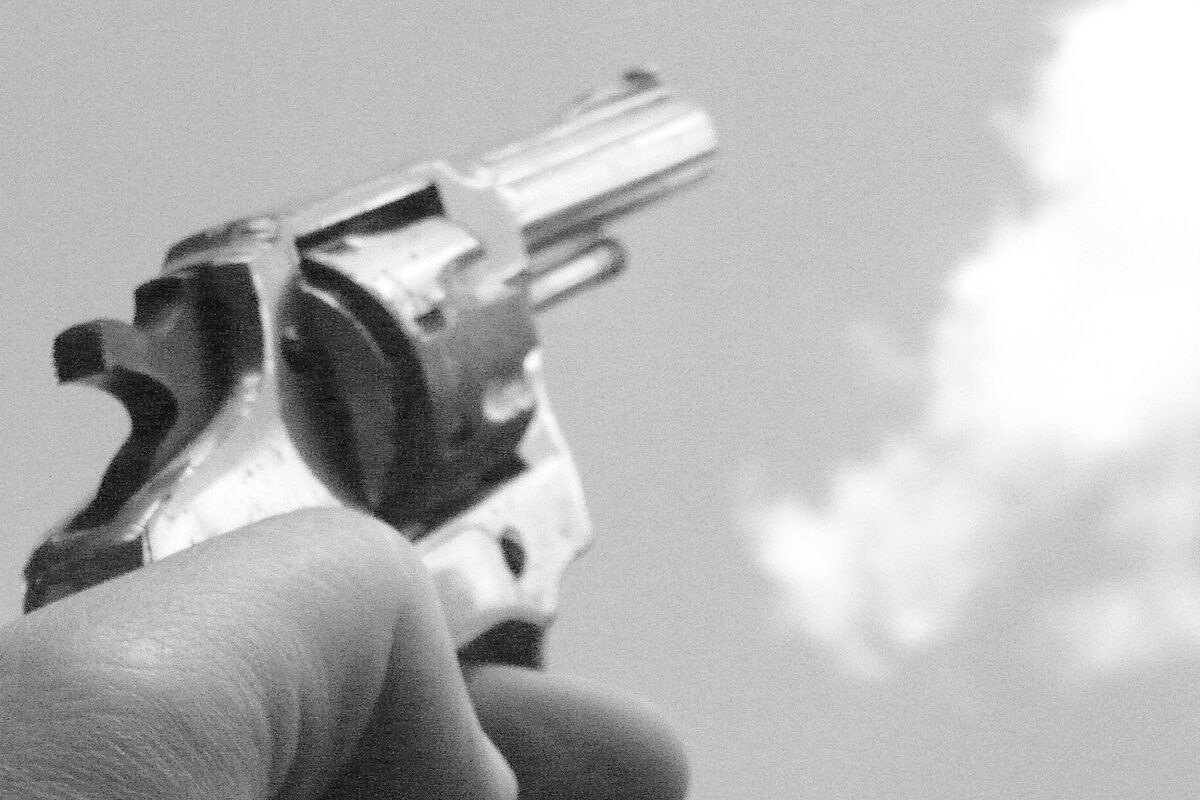 Lesionan con arma de fuego a hombre en el estomago