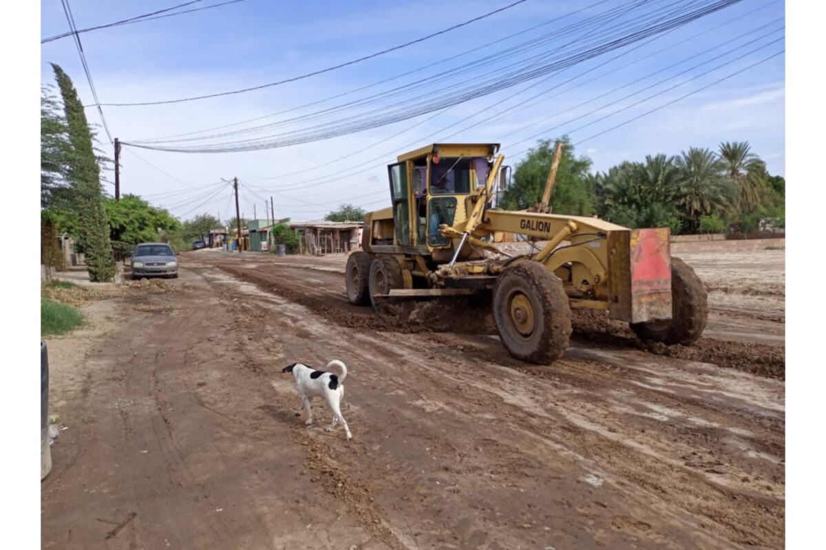 Rehabilita Obras Públicas calles de terracería en Luis B. Sánchez