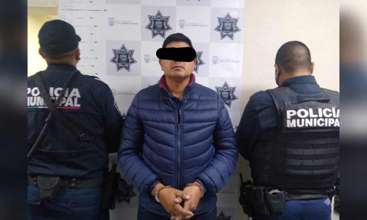 Arrestan a dos policías de SLRC por homicidio