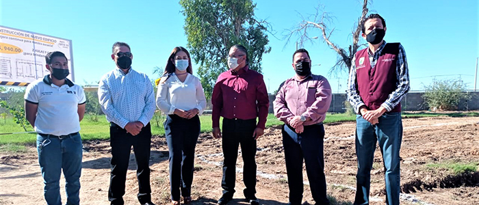 Atestigua regidor construcción de nuevas aulas y cafetería en Cbtis 33