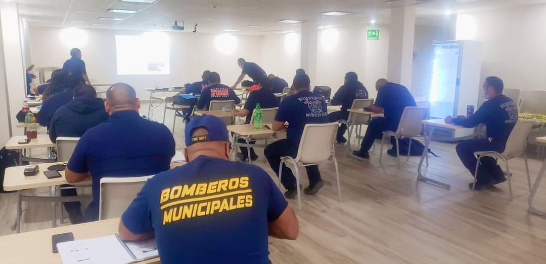 Cursa Protección Civil último módulo de capacitación con materiales tóxicos