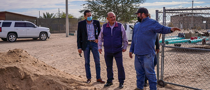 Avanza la instalación del drenaje en el ejido Lagunitas