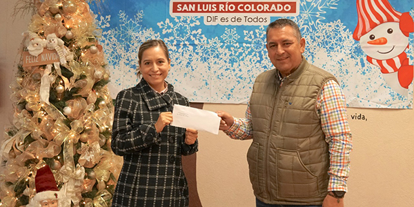 Entrega diputado donativo a DIF Municipal