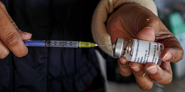 Confirman vacunación de refuerzo para adultos mayores en SLRC