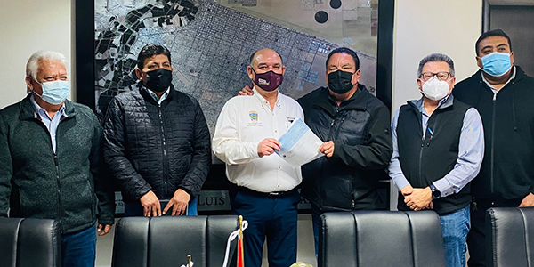 Entrega Alcalde tercera parte del aguinaldo a empleados municipales