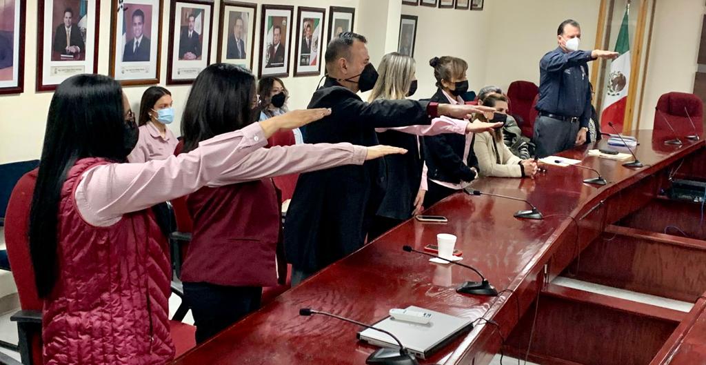 Toman protesta a Consejo Técnico Municipal de Adopciones de SLRC