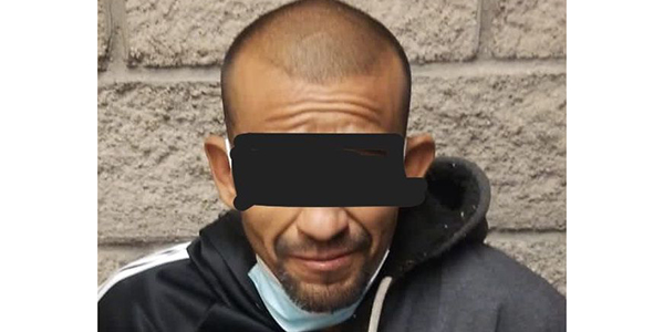 Municipales detienen a individuo con vehículo robado