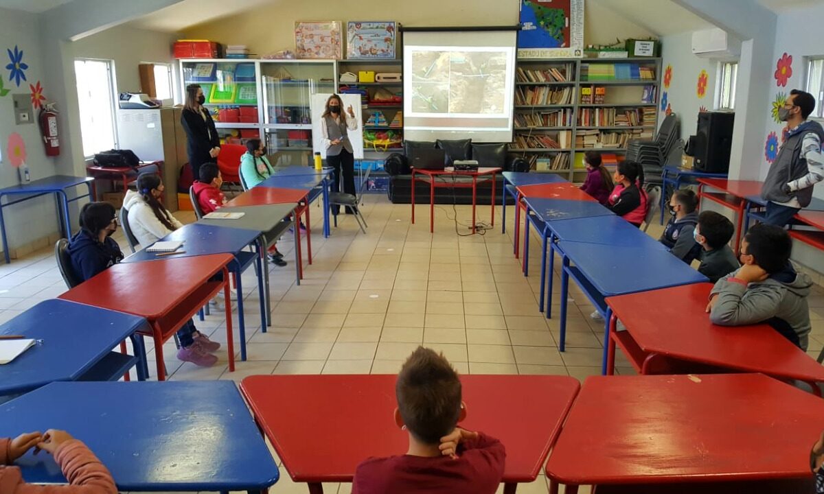 Aprenden niños de la “Esther Quijada” sobre los mantos acuíferos