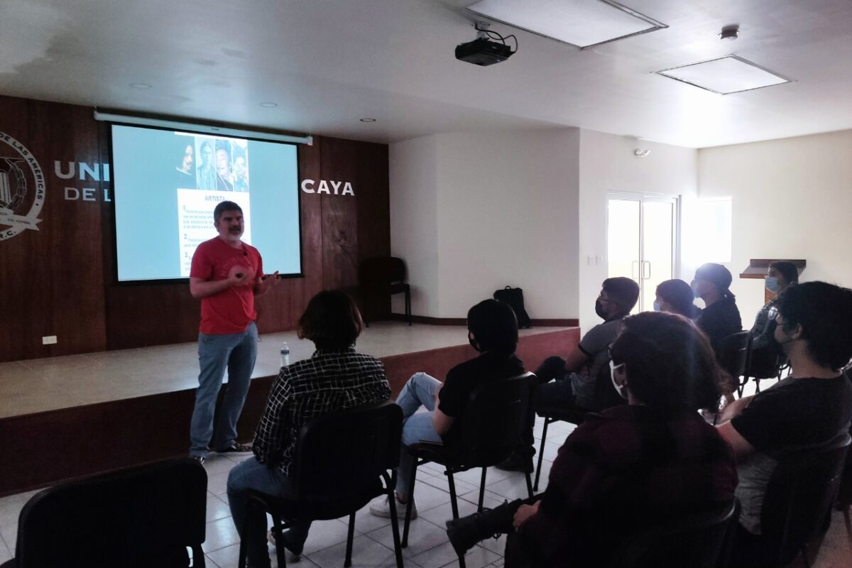 Imparte Cultura conferencia sobre arte en Universidad de SLRC