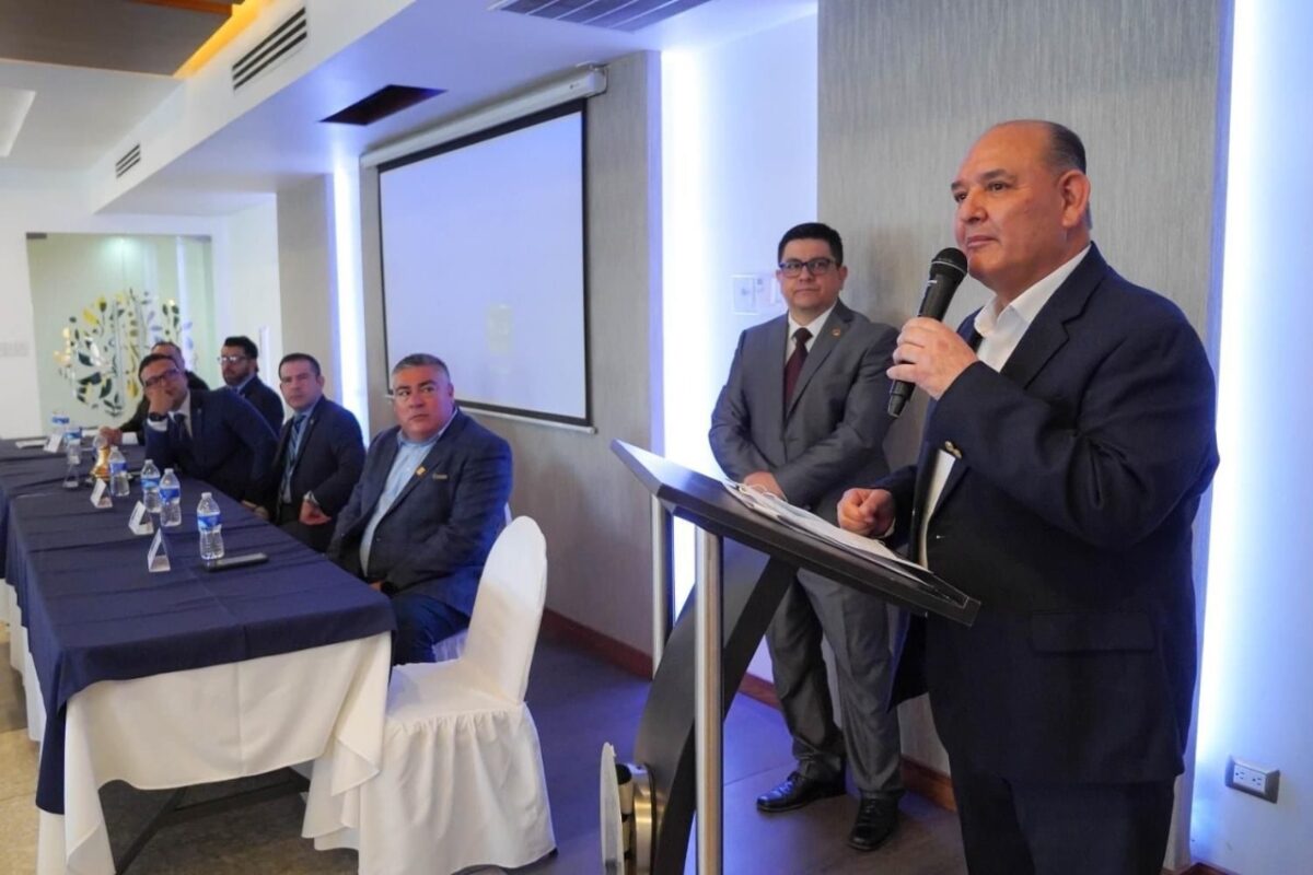 Reconoce Alcalde formación de nuevos líderes empresariales