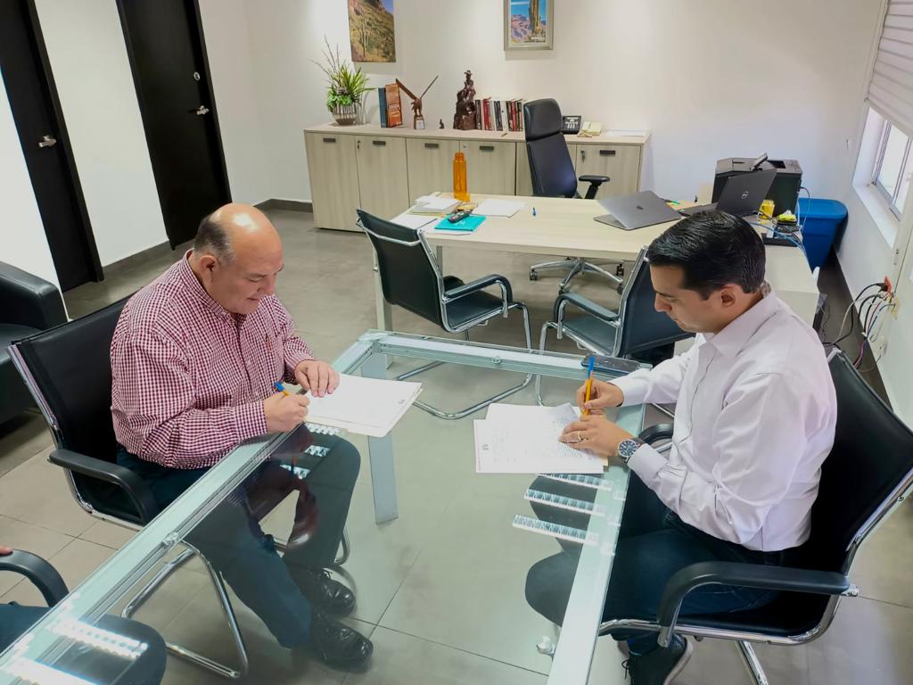 Firma Alcalde convenio para ofrecer más becas a jóvenes sanluisinos