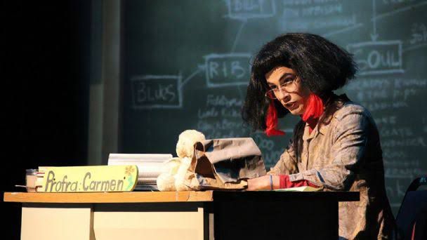 Presentan hoy “La profe” en el Teatro Río Colorado