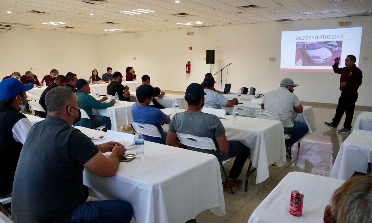 Participan yonqueros en subasta de vehículos de Sindicatura