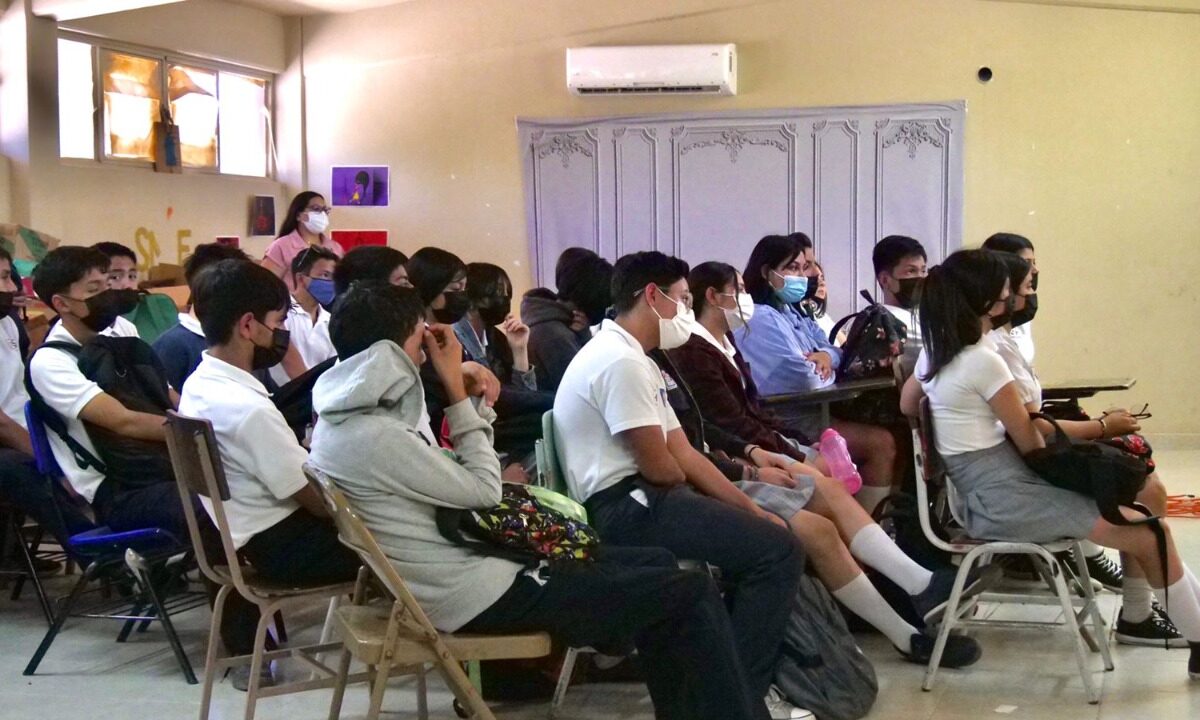 Llevan platicas a jóvenes de secundaria de SLRC