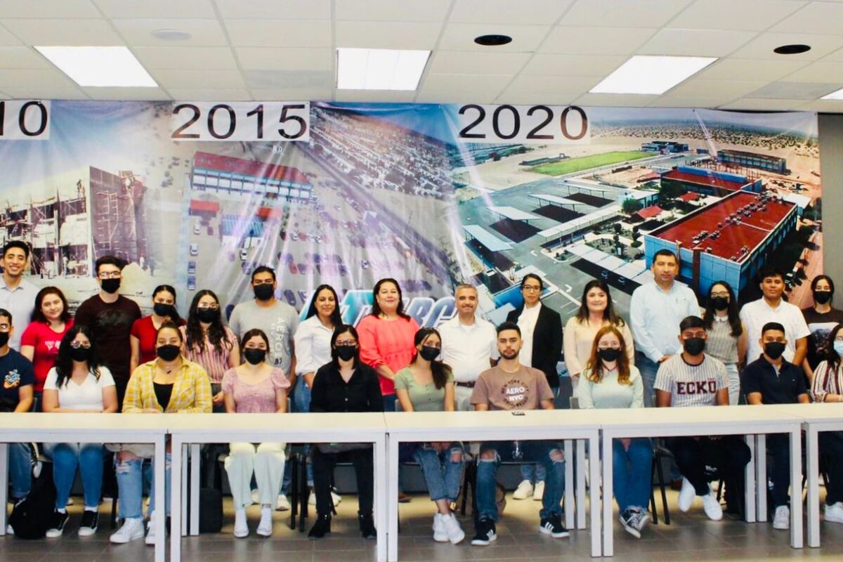 Certifican a docentes y estudiantes de la UTSLRC en Manejo Preventivo de Alimentos