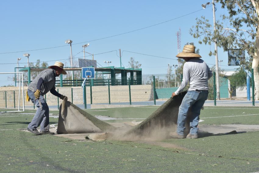 Avanza Dirección del Deporte con mantenimiento a campos deportivos