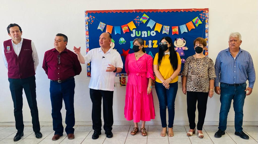 Agradecen apoyo de Alcalde para mejoras en jardín de niños