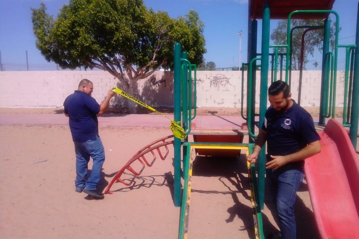 Clausura Protección Civil juegos infantiles en parques de SLRC