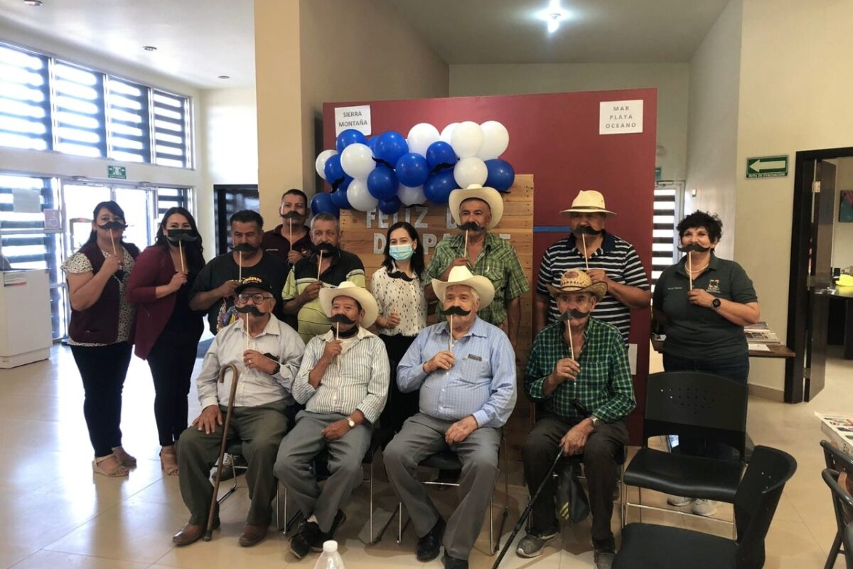 Visitan adultos mayores Museo Regional de SLRC