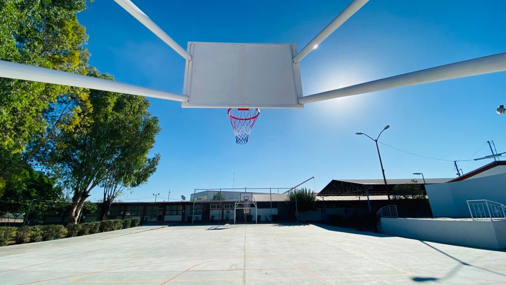 Entrega Alcalde nueva cancha y estacionamiento a Cecati 124