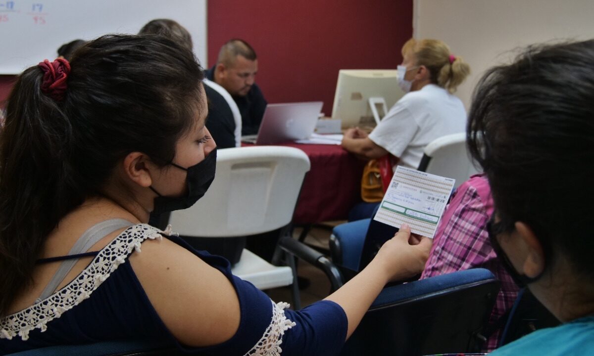Invita Desarrollo Social de SLRC a jornada de entrega de tarjetones Liconsa
