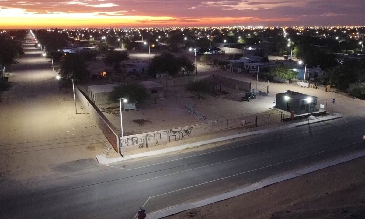 Concluye Obras Públicas rehabilitación de 369 luminarias en SLRC