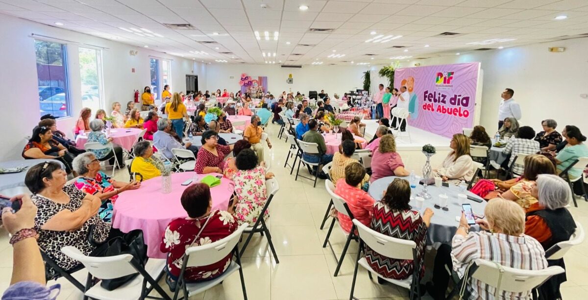 Festeja DIF Municipal el Día del Abuelo