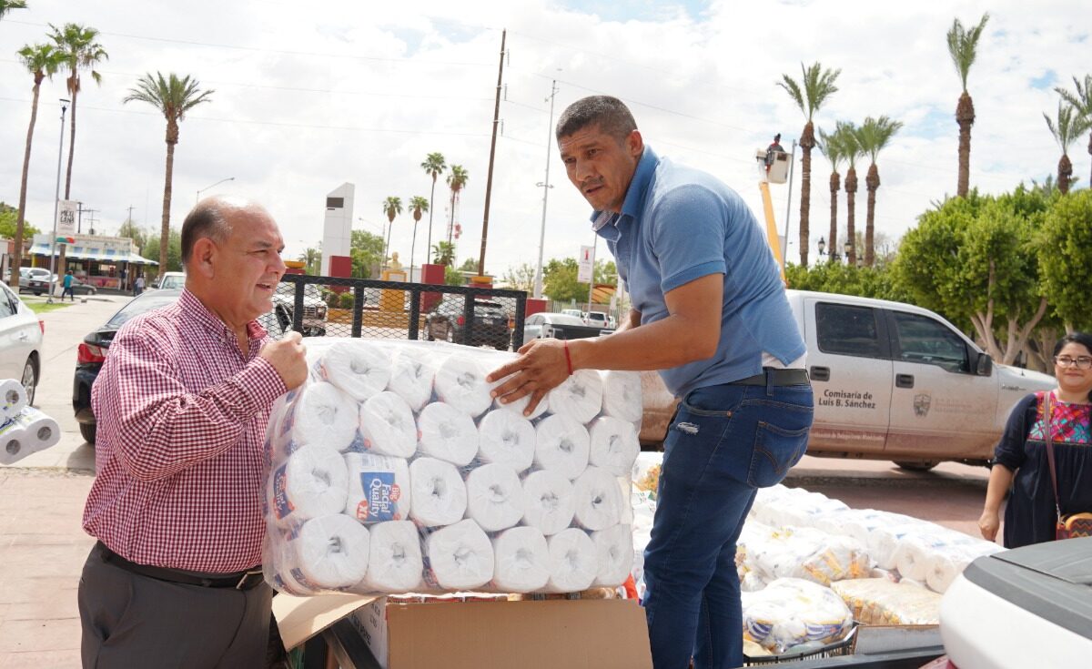 Salen víveres y donativos para damnificados del Golfo