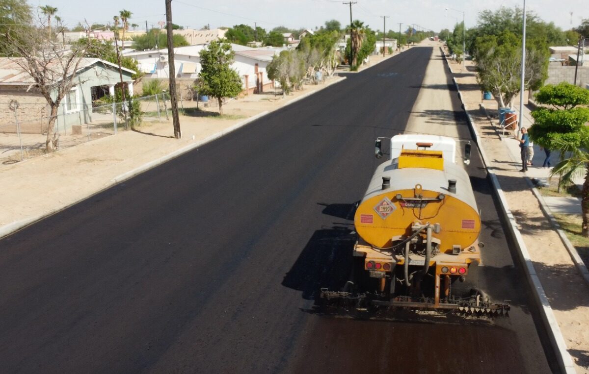 Avanzan obras de pavimentación en SLRC